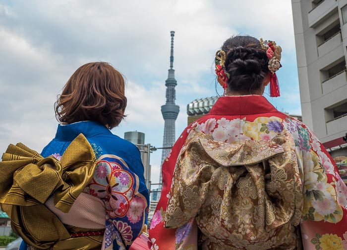 Girls in kimono in Asakusa