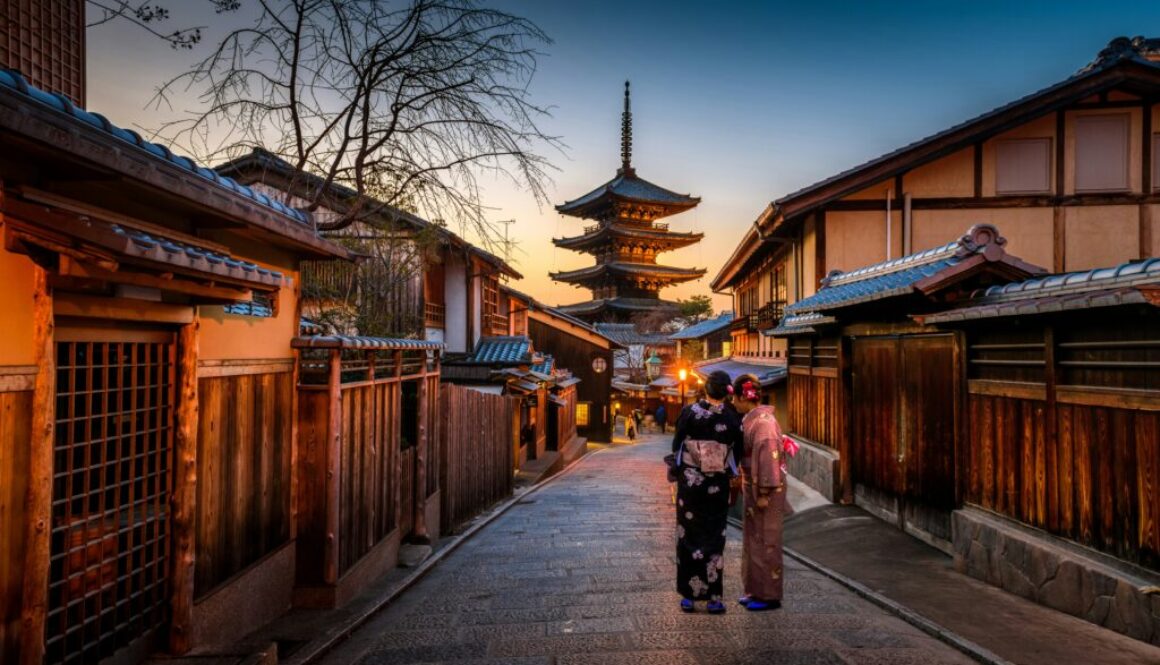 Kyoto pagoda by Sorasak
